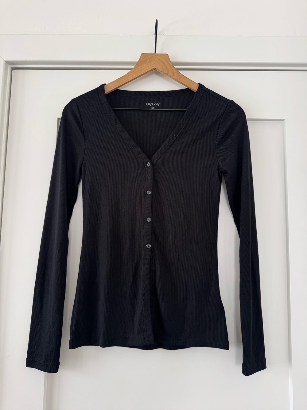 GapBody Women’s Black Long-Sleeve Button-Front Top